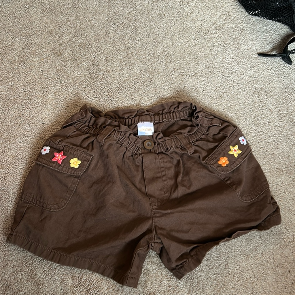 Gymboree Cotton Shorts With Flower Appliqus. Size 6.